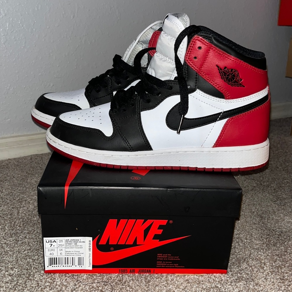 Jordan 1 Retro High Black Toe 2016